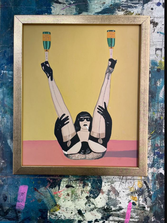Pulpbrother Champagne Queen című pop-szürrealista akrilfestménye pezsgőző nőalakkal